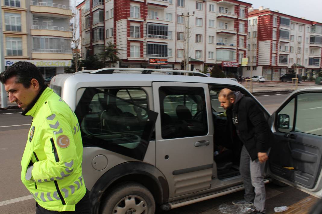 Kadın sürücü kaza yaptı! Çaptığı kişiyi görünce şoke oldu 9